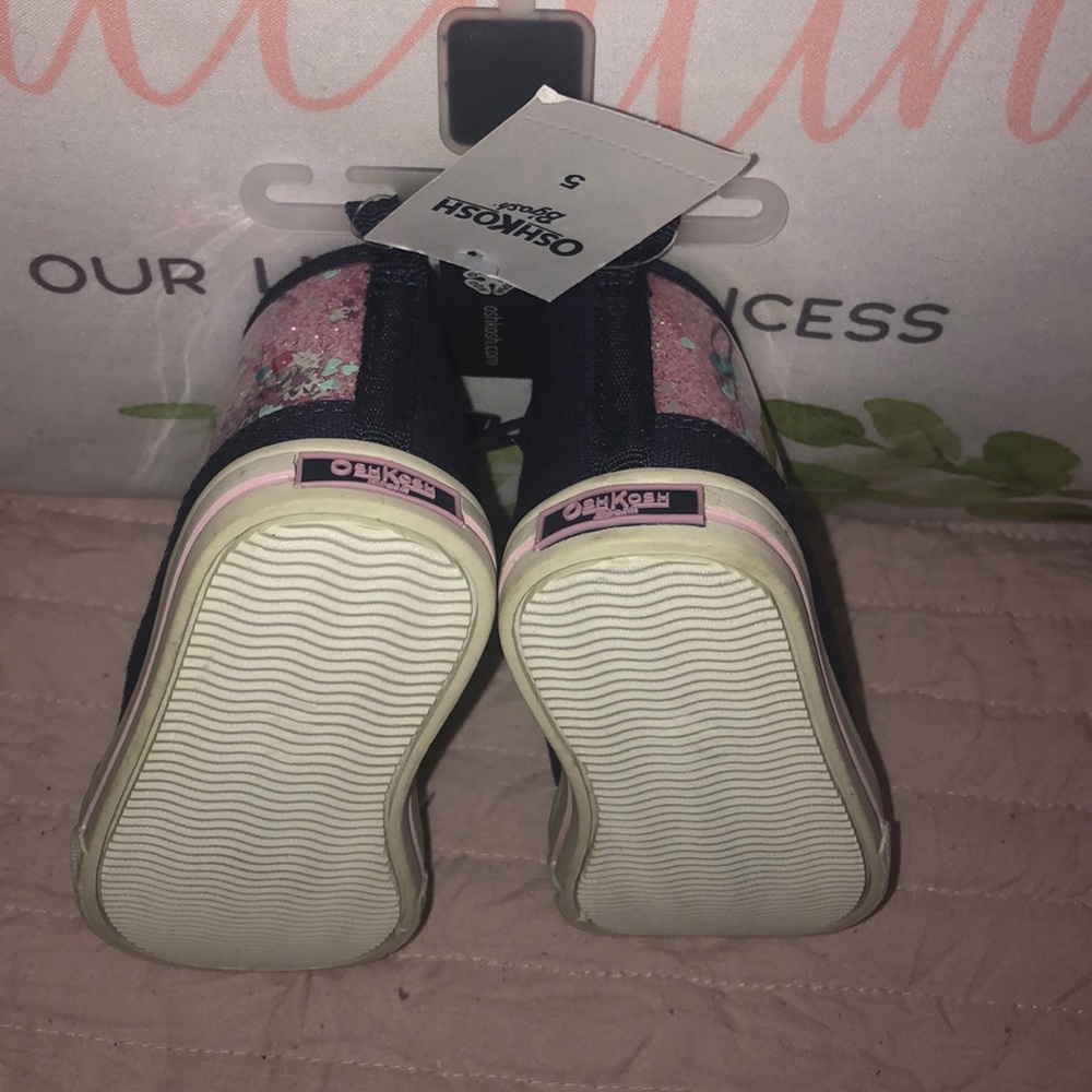 NWT 💓Super adorable dark blue jean high top - Picture 3 of 3